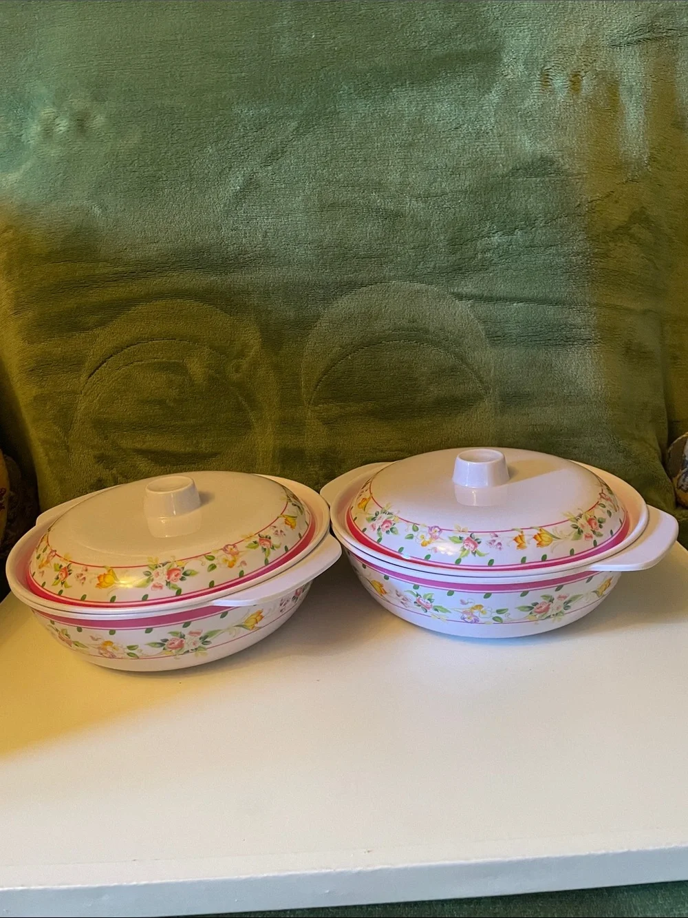 Set of 2 - Melamine pink floral 8”inch Serving Casserole/ Lids and 2- 10” plates